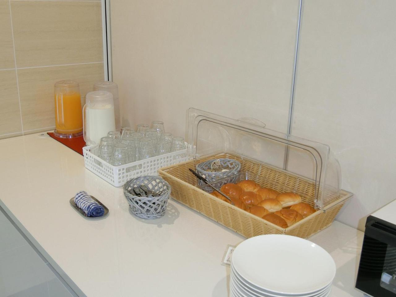 Hotel Green Core Bando Iwai Bagian luar foto